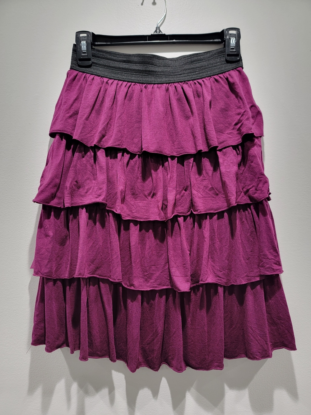 Kismet Tiered Ruffle A-Line Skirt in Plum with Black Waistband Sz Small